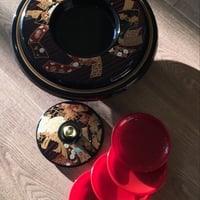 صحن بلاستيك مقسم اصدار قديم مخزن