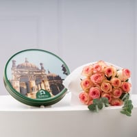 باقة الجوري الناعمة مع أصابع البقلاوة بالكاجو والش...