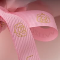 باقة النعومة الوردية مع كريب دولسي من هانوفيرين