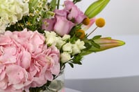 فازة الربيع الفاخرة