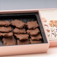 مزهرية اناقة الورد مع كريب دولسي من هانوفيرين