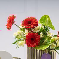 مزهرية عبق الربيع مع الكوكيز الحساوي من كرمولا