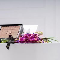 شوكولاتة غرينتش من فيلان مع أزهار الأوركيد