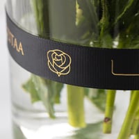 مزهرية انفاس الفجر الاولى