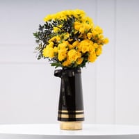 مزهرية الازهار الصفراء