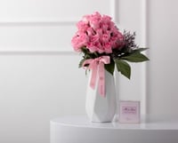 فازة روز بينك مع عطر مس ديور