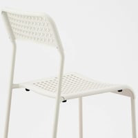 كرسي بلاستيك قاعدة حديد أبيض LM2309S
