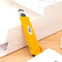 مشرط 18 ملم deli 2044