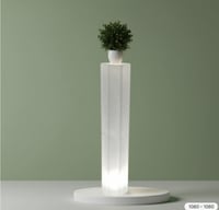 ستاند عرض شكل ثماني مع إضاءة LED مقاس كبير رفيع