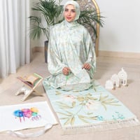 طقم صلاة مكون من سجادة وشرشف صلاة مغاط ومسبحة وشنط...