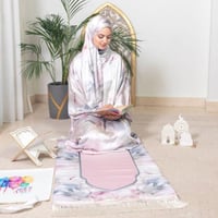 طقم صلاة مكون من سجادة وشرشف صلاة (مغاط)ومسبحة وشن...