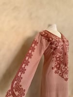 جلابيه مطرزه وردي