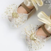 حذاء مواليد بناتي ب رباط ذهبي