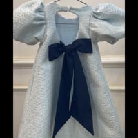 الفستان السماوي اللطيف