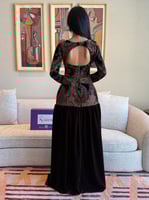 فستان (توب) المخمل المزدوج المطرز بخط عنق قلب مفتو...