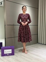 فستان "مارسيلا" ميدي - من الدانتيل الفاخر باللون ا...