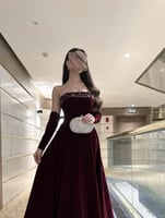 فستان سهره مخمل ملكي بلون العنابي الخمري