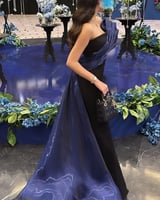 فستان السهرة الملكي – أسود بكاب كحلي لامع