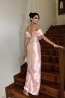 فستان سهرة أنيق أوف شولدر بفتحة أمامية لون وردي