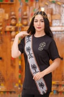 تي شرت السدو مع شعار يوم التاسيس