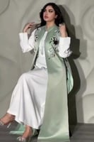 جلابية ابيض مع صدرية زيتي تطريز ملون