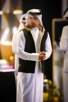 سديري رجالي دبل فيس قلاب صوف لون اسود بيج فاتح