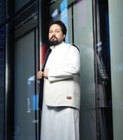 سديري رجالي دبل فيس لون سكري مايل للبياض مع اسود