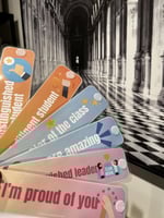 أساور تعزيز للبنات بالإنجليزي