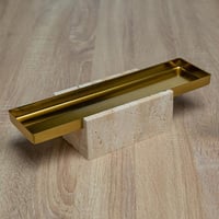 صواني تقديم بقاعدة رخاميه