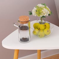 طاولة جانبية خشبيه