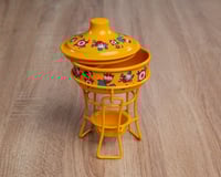 سخان تراثي باللون الأصفر