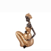 مجسم فني بملامح افريقية