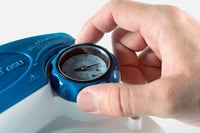 جهاز شفط متنقل مع بطارية امريكي، لسحب سوائل الجسم...