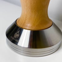 مكبس قهوة تامبر لون خشبي فاتح مقاس 53 - Stainless...