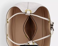 شنطة كوتش/روان بوكيت