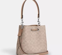 شنطة كوتش/روان بوكيت