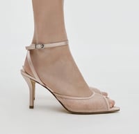 كعب تشارلز اند كيث