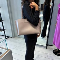 شنطة فالنتينو غارافاني/مقاس سمول-لون رمادي