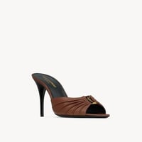 كعب سان لوران