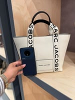 شنطة مارك جاكوبس/توت باق مقاس صغير