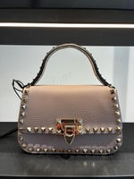 شنطة فالنتينو غارافاني