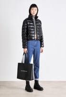 شنطة كالفن كلاين