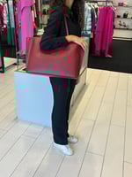 شنطة فالنتينو غارافاني/مقاس كبير-لون احمر