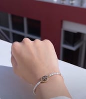 اسوارة توري بورش/اللون الابيض