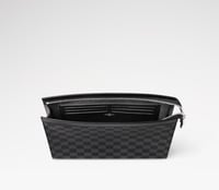 باوتش لوي فيتون