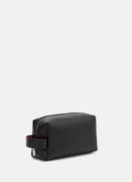 شنطة كارولينا هيريرا رجالي