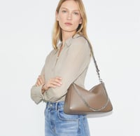 شنطة توري بورش