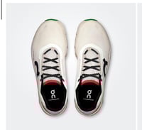 شوز اون ريننق(Cloudmonster)