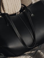 شنطة بولين/مقاس كبير-BLACK WITH ECRU STITCHING