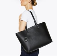 شنطة كيرت جيجر/توت باق